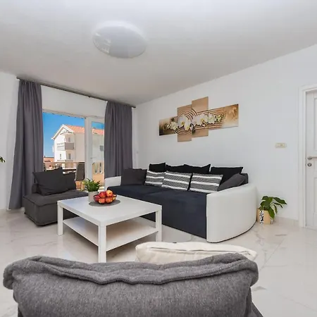 Sole Mio -sea View Apartment Makarska